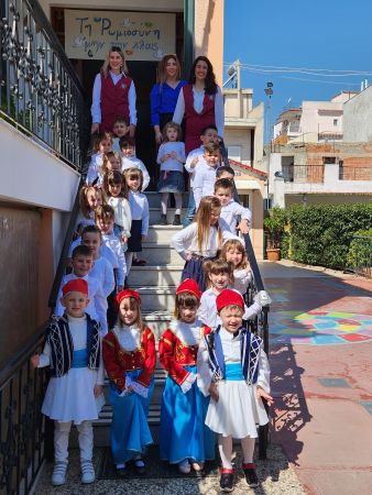 Συμμετοχή σε παρελάσεις - Ο Κόκκινος Μύλος